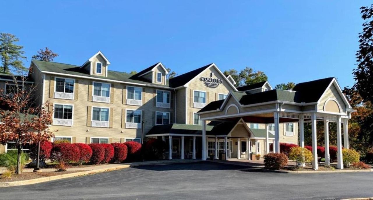 Country Inn & Suites By Radisson, Lake George Queensbury, Ny Exterior foto